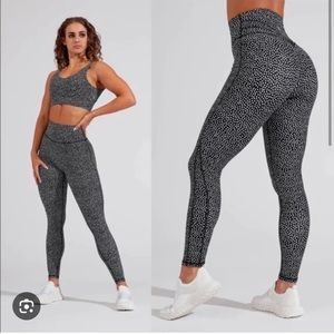 BuffBunny legacy bossy print leggings. Size S